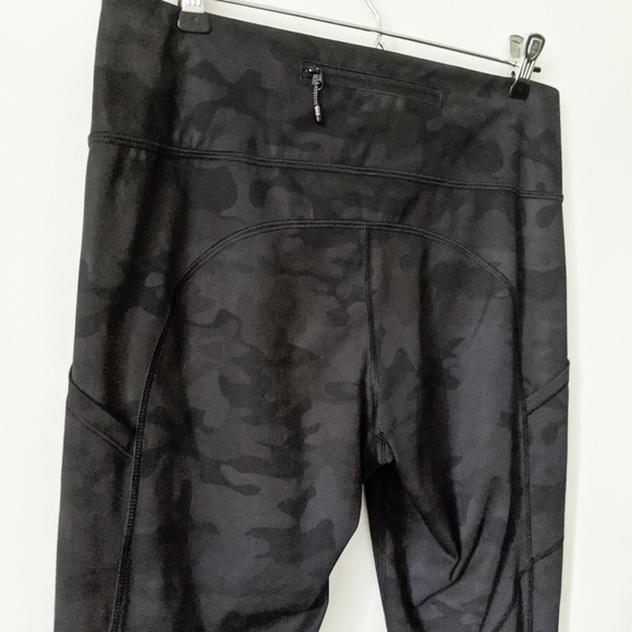 🦄 RARE Lululemon Savasana Camo Black Speed Tight - Picture 9 of 12